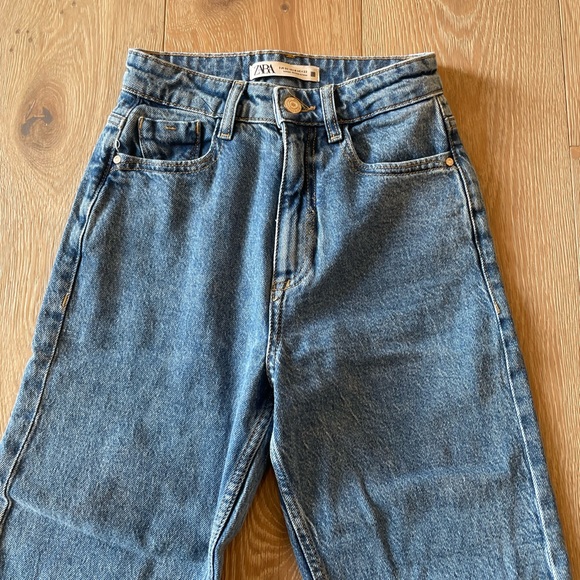 Zara High Waist Mom Jeans - Picture 4 of 4